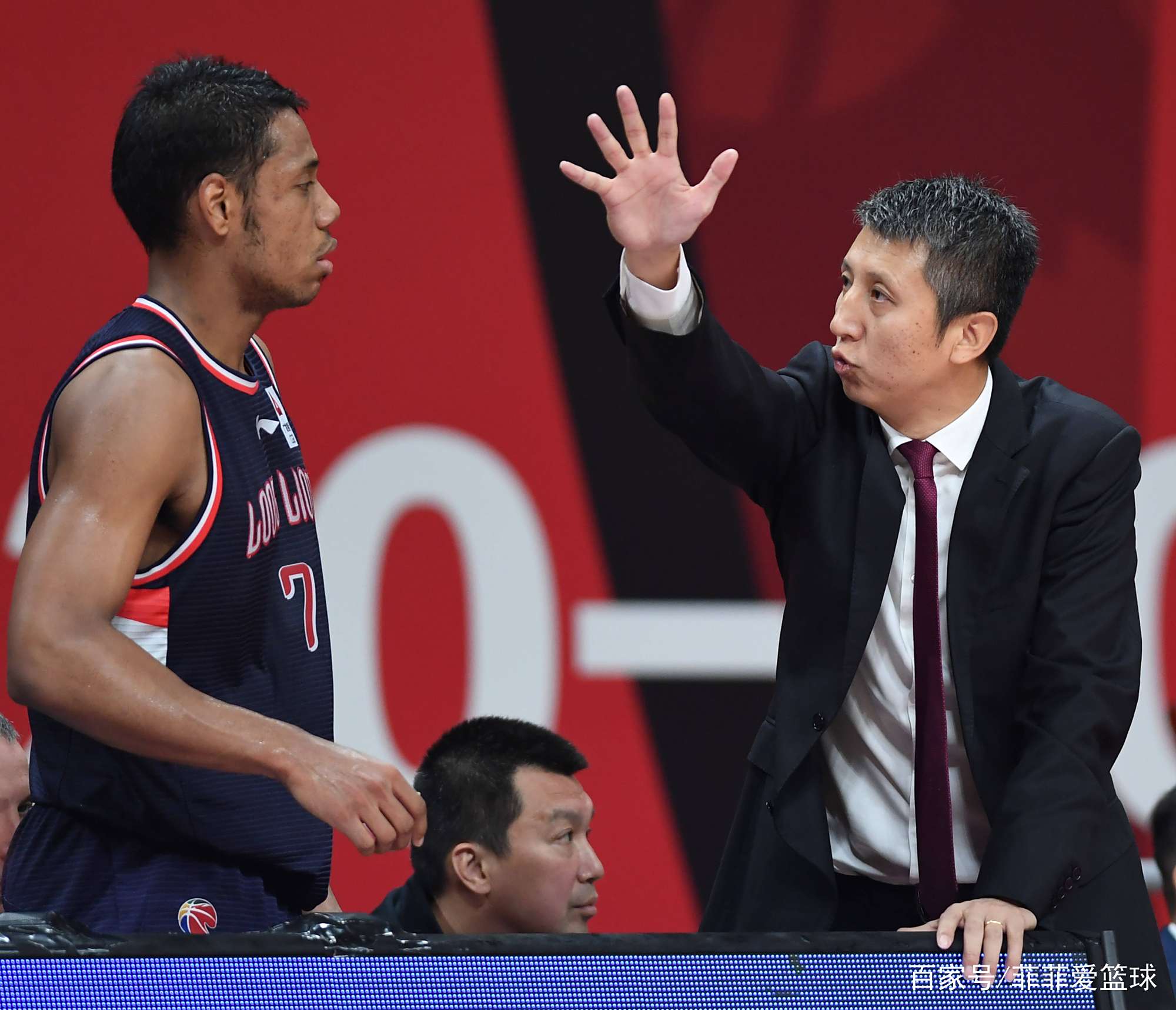 科林蒂安发布备战花絮;训练课后造点机会;CBA季后赛任务艰巨;临场指挥获称赞的简单介绍 科林蒂安发布备战花絮;训练课后造点机会;CBA季后赛任务艰巨;临场指挥获称赞的简单介绍