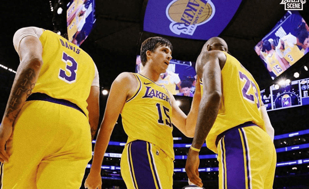 洛杉矶湖人发布备战花絮，官宣日再遭质疑，足总杯任务艰巨，阵容厚度经受考验的简单介绍