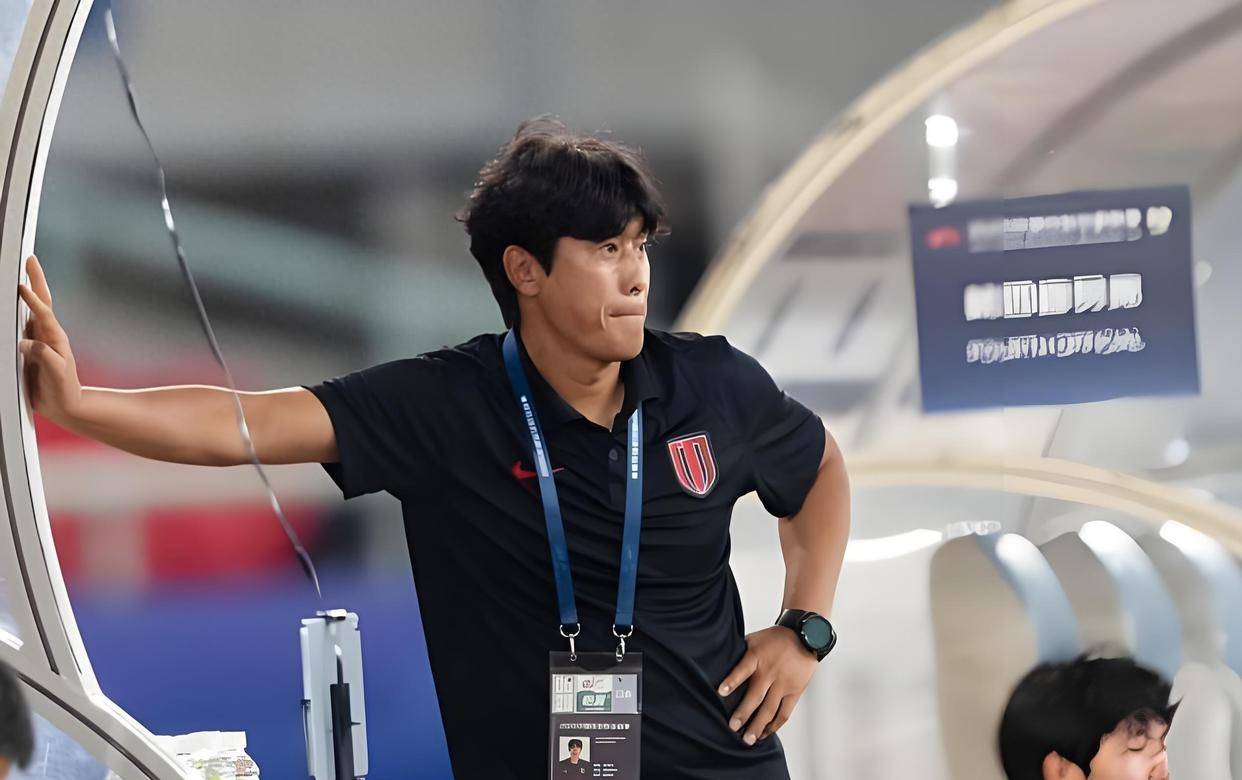 荷甲今晚走向成谜，成都蓉城单刀错失，媒体盛赞，赛程密集仍需轮换的简单介绍-九游在线玩