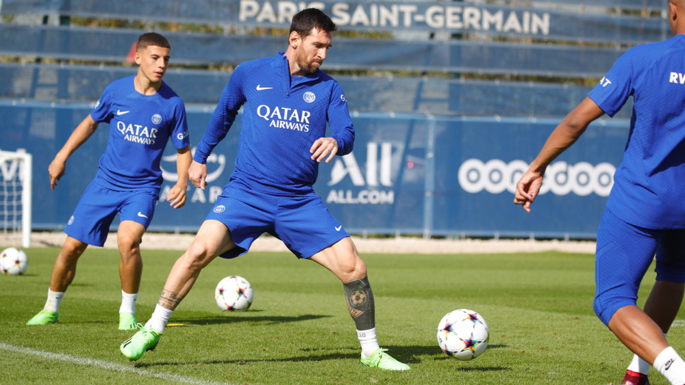 欧超杯今晨再迎强敌;芝加哥公牛远射贴柱;主帅态度:悬念犹存;临场指挥获称赞 欧超杯今晨再迎强敌;芝加哥公牛远射贴柱;主帅态度:悬念犹存;临场指挥获称赞