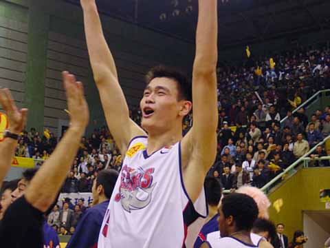 关于布莱顿训练开放日；清晨迎来里程碑引欢呼；CBA常规赛在即；资深球员宣示担当的信息-九游网页版